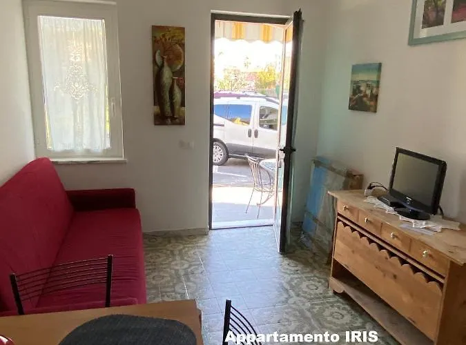 Apartman I Fiori Di Pietra 2 *